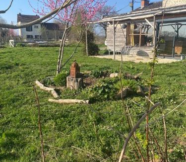 Saint-Junien-les-Combes House | Ferme écologique