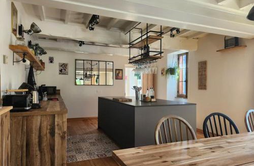 Viozan House | Ferme équerre 12 personnes avec piscine