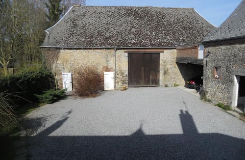 Bas-Lieu Bed & Breakfast | Ferme De Guersignies B&B