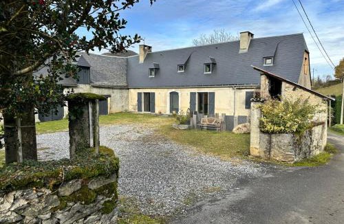 Heches Ski Chalet | Ferme de montagne fraichement rénovée