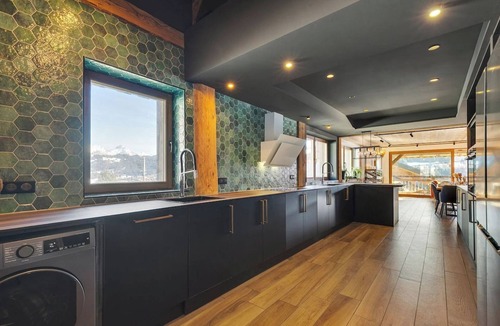 Les Gets Ski Chalet | Ferme Des Cornuts 15 guests Hot Tub Ski Bus