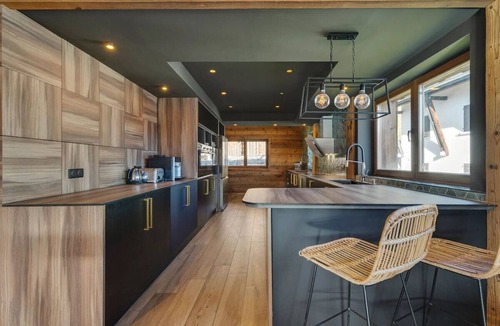 Les Gets Ski Chalet | Ferme Des Cornuts 15 guests Hot Tub Ski Bus