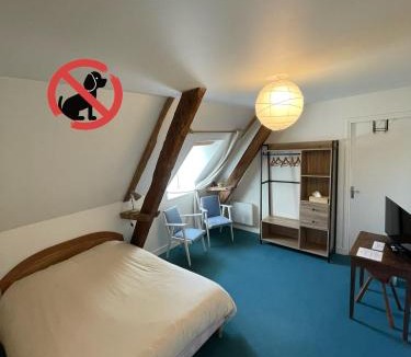 Formigny Bed & Breakfast | Ferme fortifiée d Enguenard