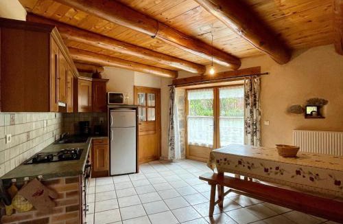 Saint-Ilpize House | Ferme rénovée, 3 chambres, cheminée - FR-1-582-207