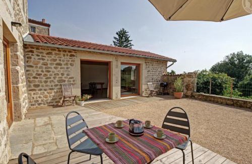 Verrieres-en-Forez House | Ferme traditionnelle rénovée avec cour privative à Verrières-en-Forez - FR-1-496-314