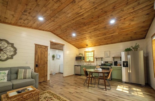 Fort Payne Cabin | Fern Creek Cottage