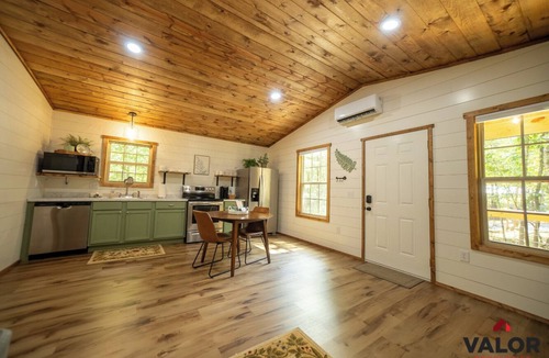 Fort Payne Cabin | Fern Creek Cottage