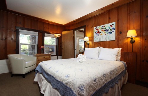 Guerneville Bed & Breakfast | Fern Grove Cottages