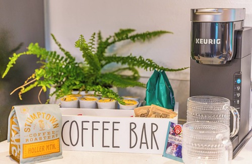 Adelma Beach House | Fern House Rustic Modern Hiking Base Sequim