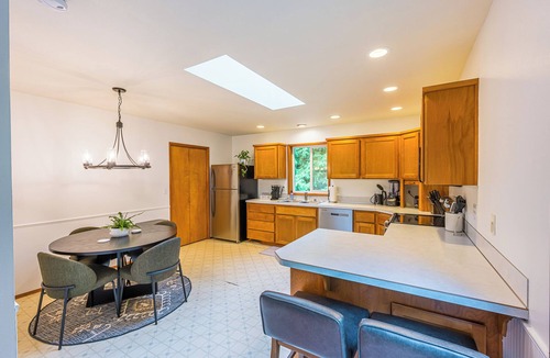 Adelma Beach House | Fern House Rustic Modern Hiking Base Sequim