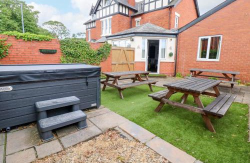 Carlisle House | Fern Lee