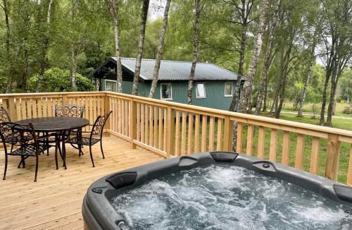 Lewiston House | Fern Lodge 2 with Hot Tub