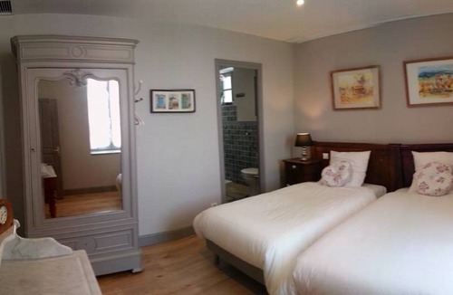 Saint-Haon-le-Chatel House | FERNANDE room of the Saint Jacques relay