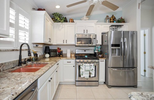 Piedmont House | Fernbrook Pool & Putting Getaway