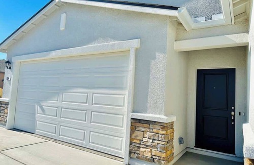 Fernley House | Fernley House-20 Min to USA Pkwy/4BR/6 Beds, Pets Welcome!