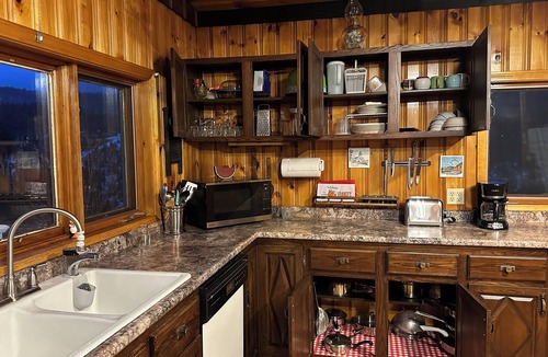 Canaan Cabin | FernRay, a charming lodge located on 154 acre Christmas tree farm with trails
