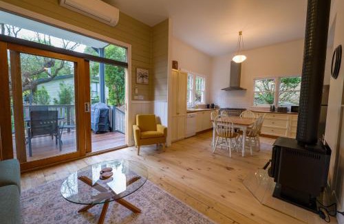 Warburton House | Ferntree Digs Cottage