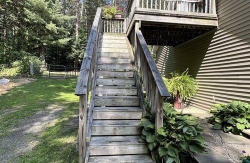 Milford Apartment | Fernwood Guesthouse Highview Room, private entrance, near Dreams Pk, Arnold Lake
