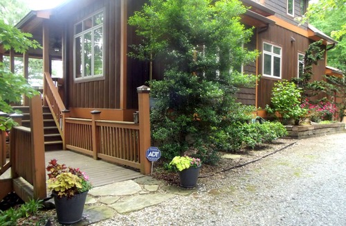 Chatsworth House | Fernwood's Rustic Elegance-Now booking long term vacation stays-90 day minimum