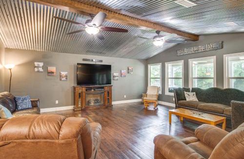 Ferriday House | Ferriday Lakehouse w/Private Dock, Deck, & Yard!