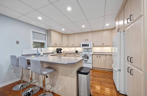 Corunna House | Ferry Dock Hideaway-Riverfront Bliss!