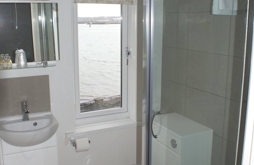 Llanstadwell Bed & Breakfast | Ferry House Inn