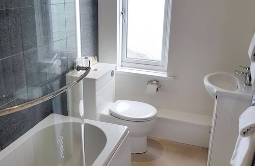 Llanstadwell Bed & Breakfast | Ferry House Inn