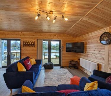 Brundall House | Ferry Lodge Norfolk Broads
