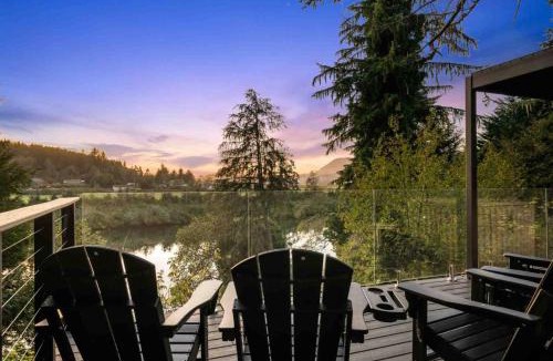 Nehalem House | Ferry Tales on Tomlinson