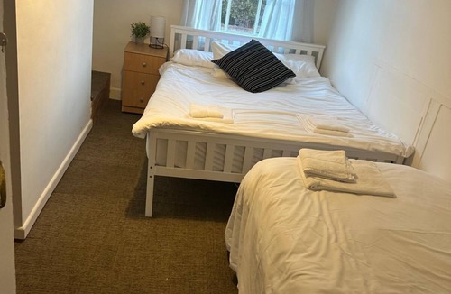 Whitchurch-on-Thames Hotel | Ferryboat Inn