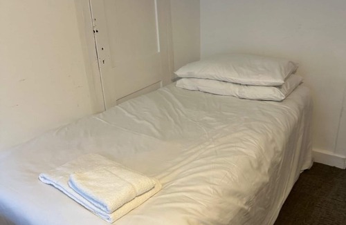 Whitchurch-on-Thames Hotel | Ferryboat Inn