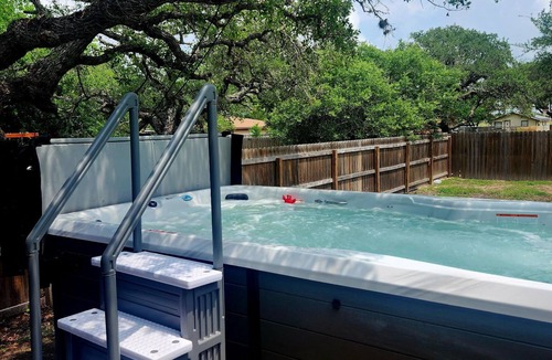 Aransas Pass Cottage | Ferryman's Landing by Miss Kitty’s