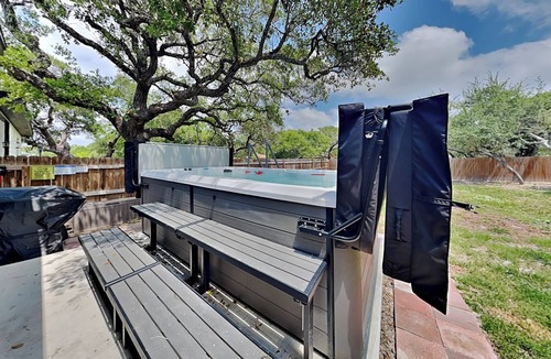 Aransas Pass House | Ferryman's Landing | Pet-friendly + Private Swim Spa