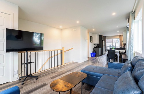 Lafleche Apartment | Festival District Modern Condo