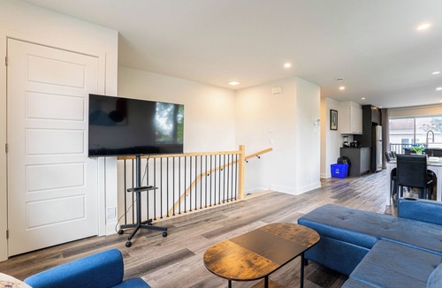 Lafleche Apartment | Festival District Modern Condo