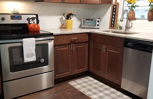 Mount Dora Cottage | Festivals, boating, fishing, antiques and more all summer