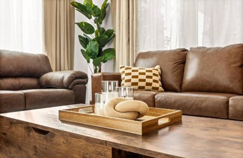 Richardson House | Festive Villa in Richardson/Dallas