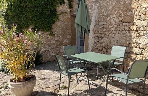 Saint-Just-Luzac House | Feusse Castle