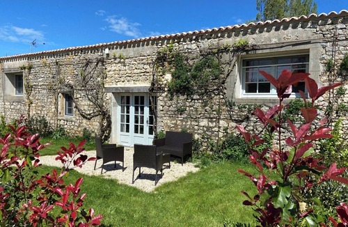 Saint-Just-Luzac House | Feusse Castle