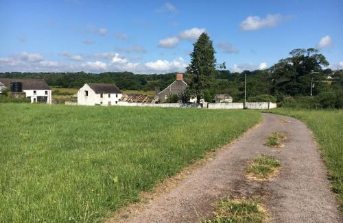 Llanddarog Bed & Breakfast | Fferm Glanyrynys Farm