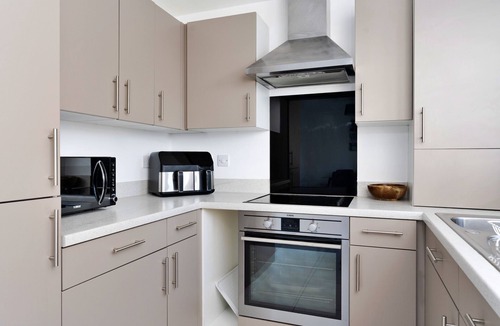 Crynant House | Ffordd Y Meillion