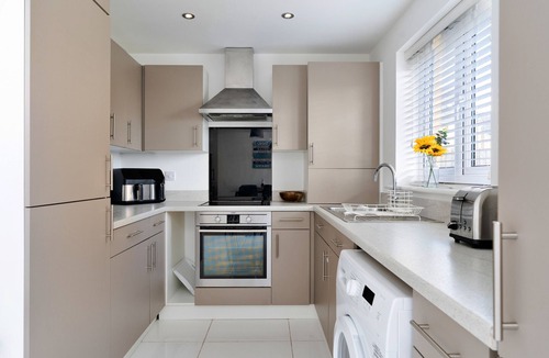 Crynant House | Ffordd Y Meillion