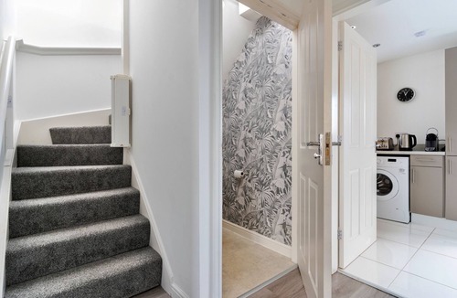 Crynant House | Ffordd Y Meillion