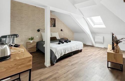 Tourcoing Apartment | Fibre Ultra-Rapide, Lit Queen Size, Cosy & Calme