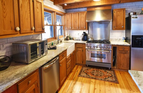 Banner Elk Cabin | Fiddlehead Banner Elk-minutes from Beech & Sugar skiing!