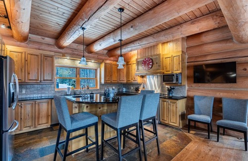 Fiddler Lake Resort Ski Chalet | Fiddler Lake Resort - Moose 36