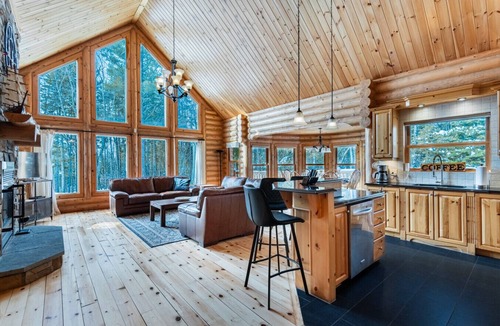 Fiddler Lake Resort Ski Chalet | Fiddler Lake Resort - Deer 76
