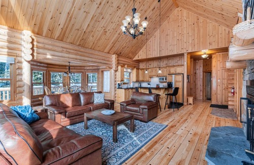 Fiddler Lake Resort Ski Chalet | Fiddler Lake Resort - Deer 76