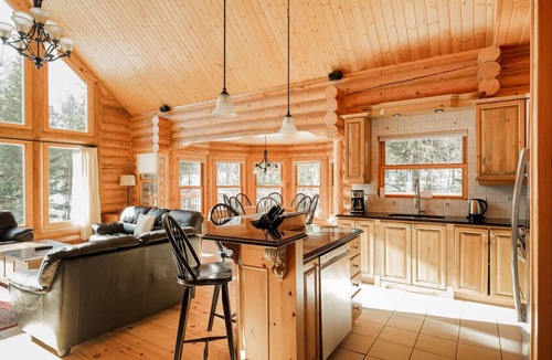 Fiddler Lake Resort Ski Chalet | Fiddler Lake Resort - Deer 61