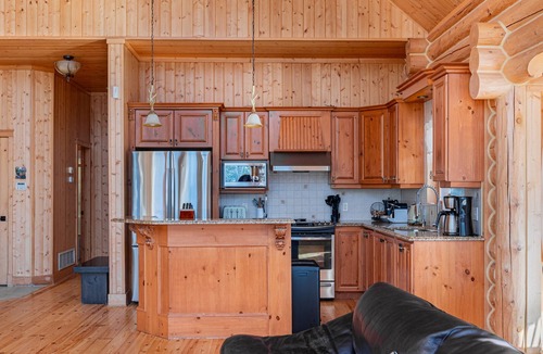 Fiddler Lake Resort Ski Chalet | Fiddler Lake Resort - Deer 9